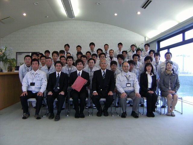 ２０１０年入社式（本社にて）
